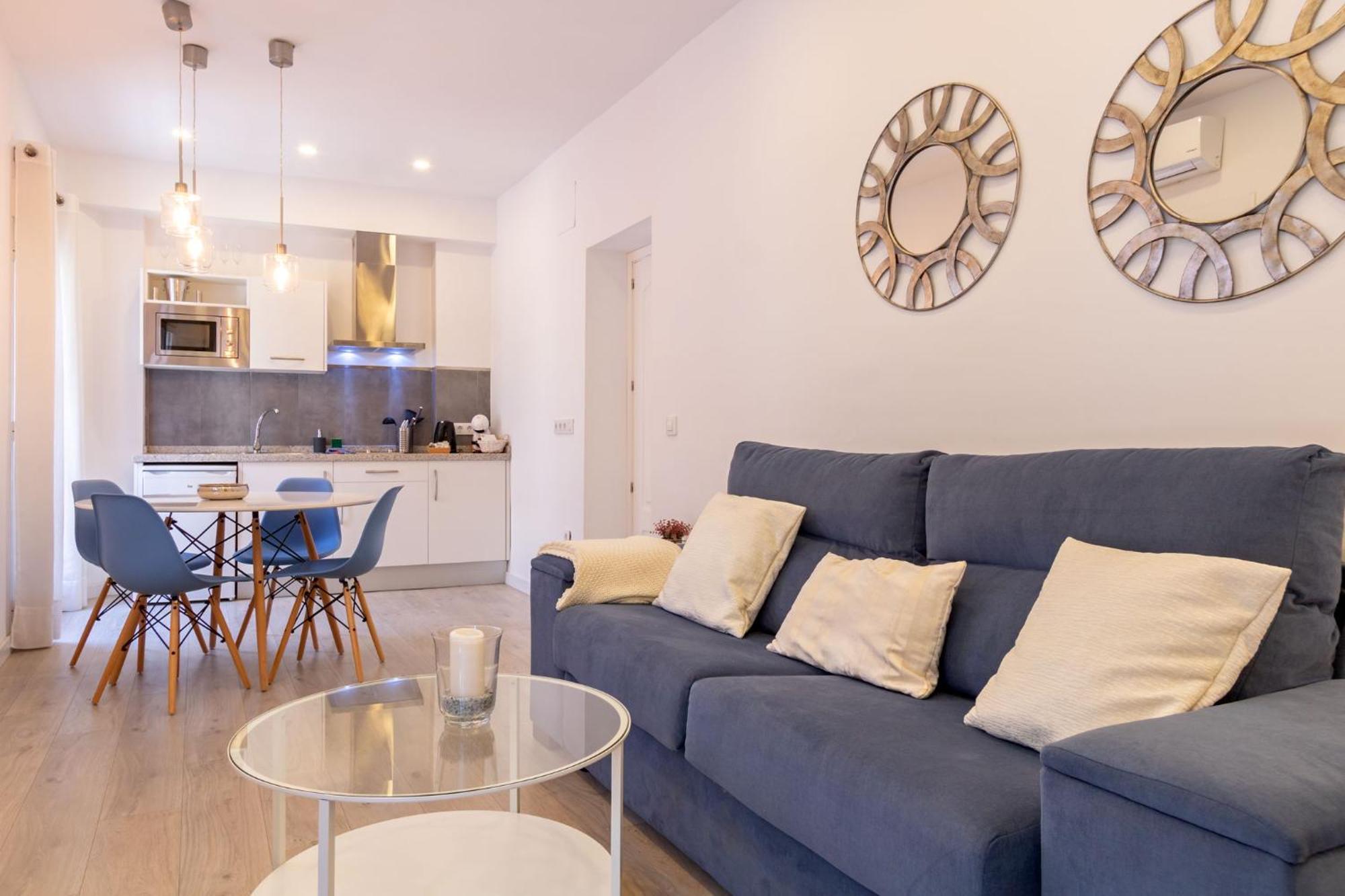 Nine O Clock San Luis Skyview Apartment Seville Exterior photo