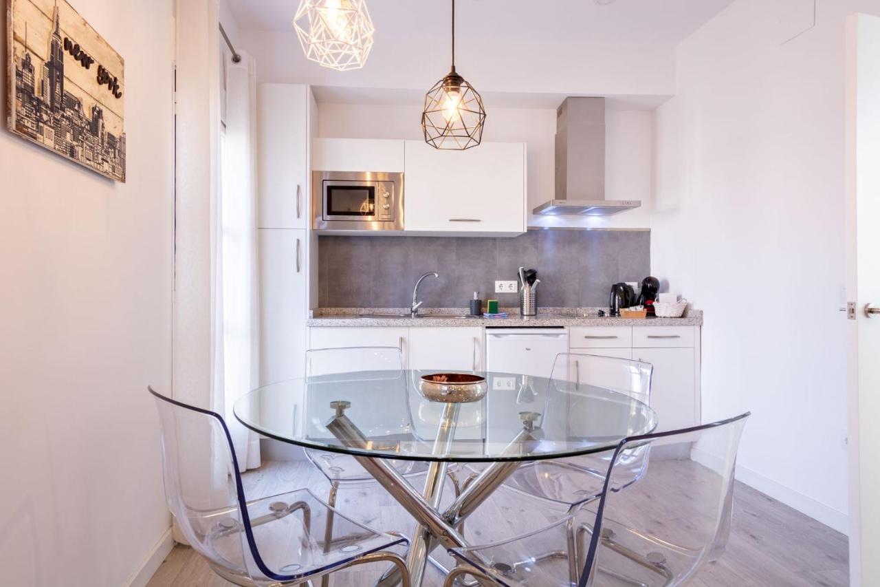 Nine O Clock San Luis Skyview Apartment Seville Exterior photo