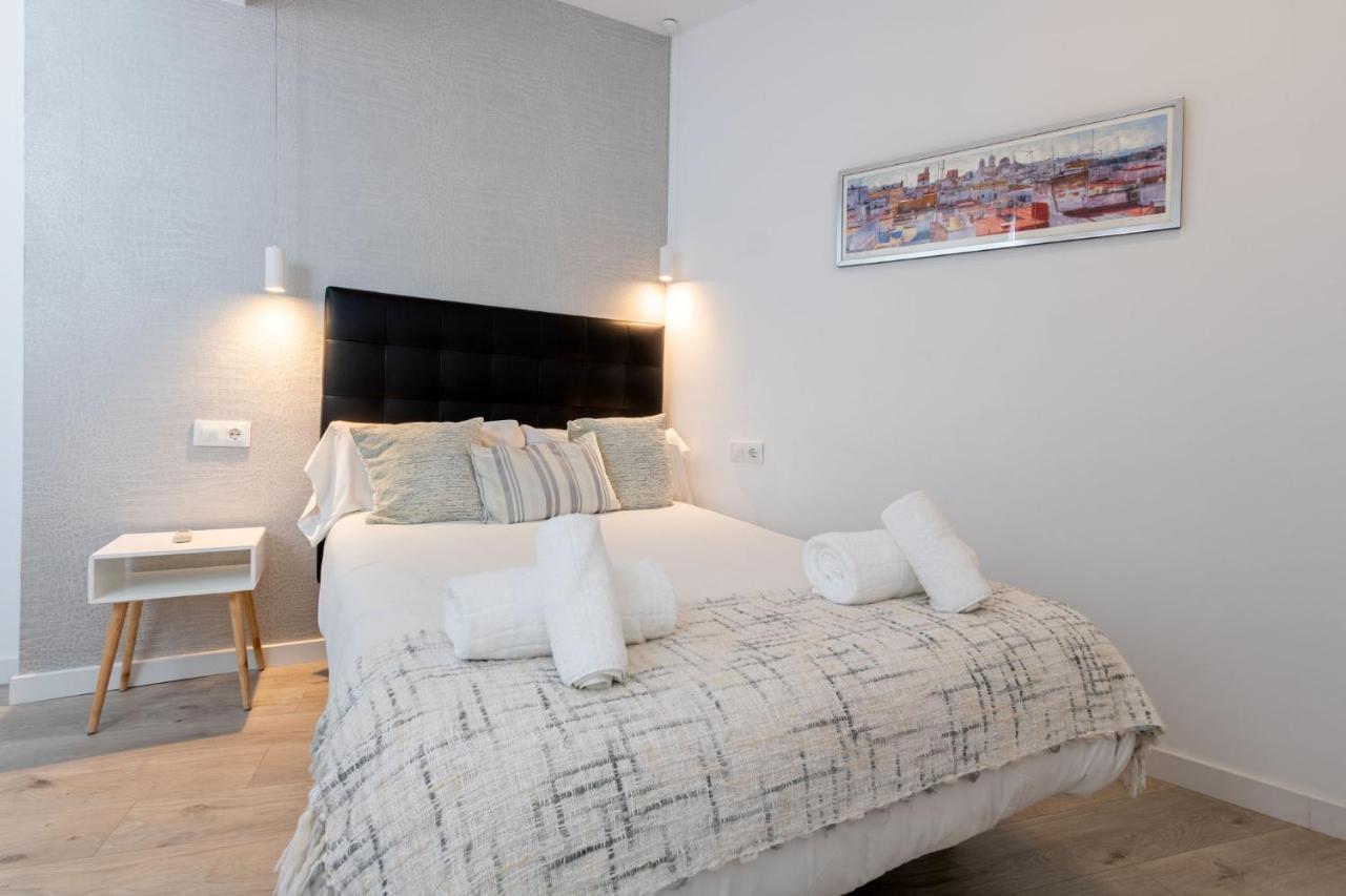 Nine O Clock San Luis Skyview Apartment Seville Exterior photo